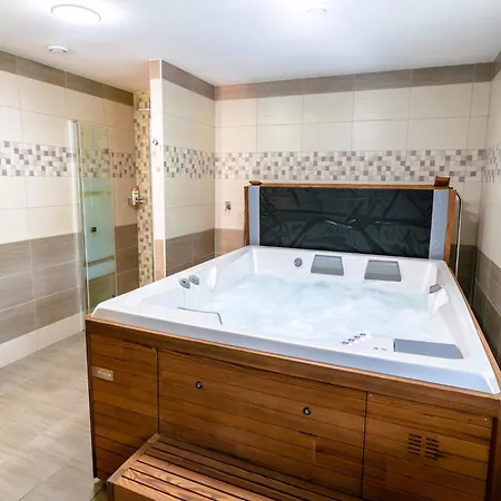 Lavish In With Private Hot Tub Villa