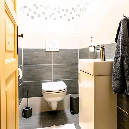 Lavish In With Private Hot Tub Villa *
