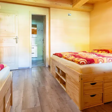 In With Pool & Sauna Retreat Villa *