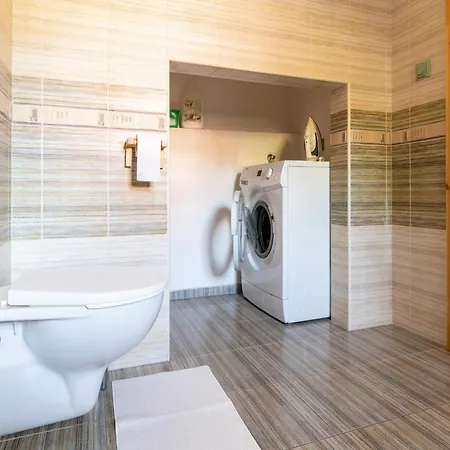 Lavish In With Private Hot Tub * Rudnik