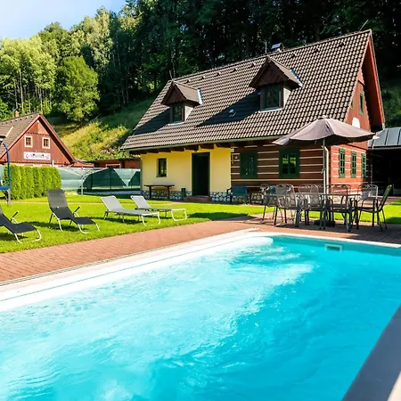 Lavish In With Private Hot Tub *
