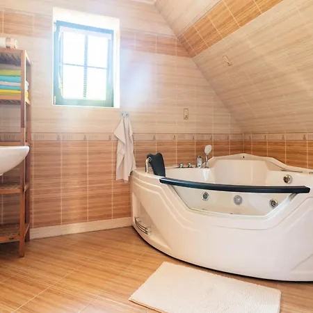 Lavish In With Private Hot Tub Villa