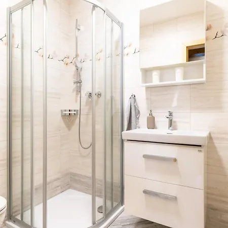 Villa Lavish In With Private Hot Tub