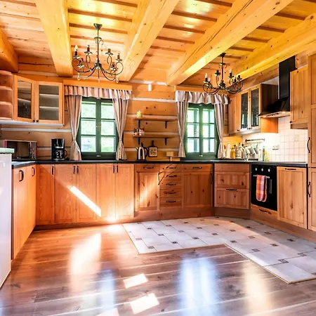 Lavish In With Private Hot Tub