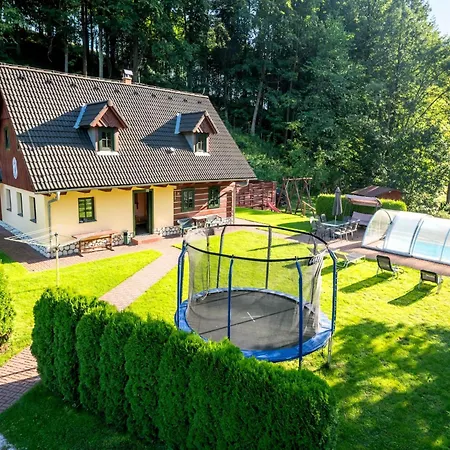 In With Pool & Sauna Retreat * Rudník